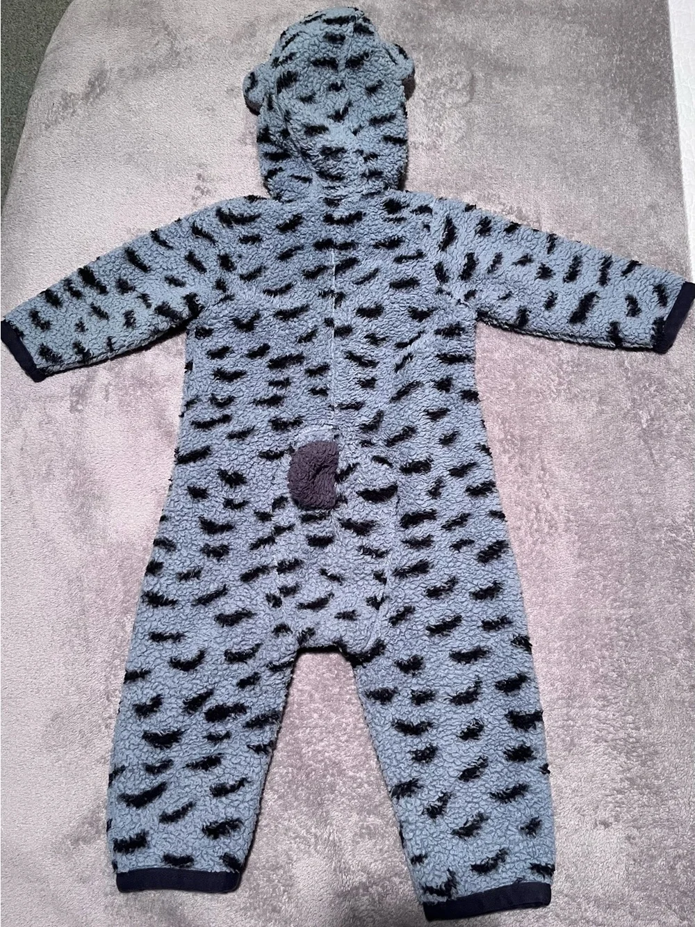 EUC 12-18M Patagonia Baby Furry Friends Fleece Bunting in Light Blue/Dot Print